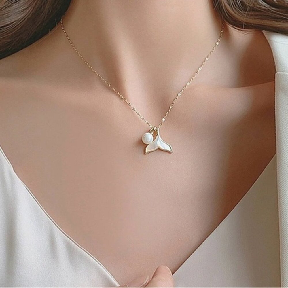 18k Gold Plated Shell Mermaid Tail Pearl Pendant Necklace